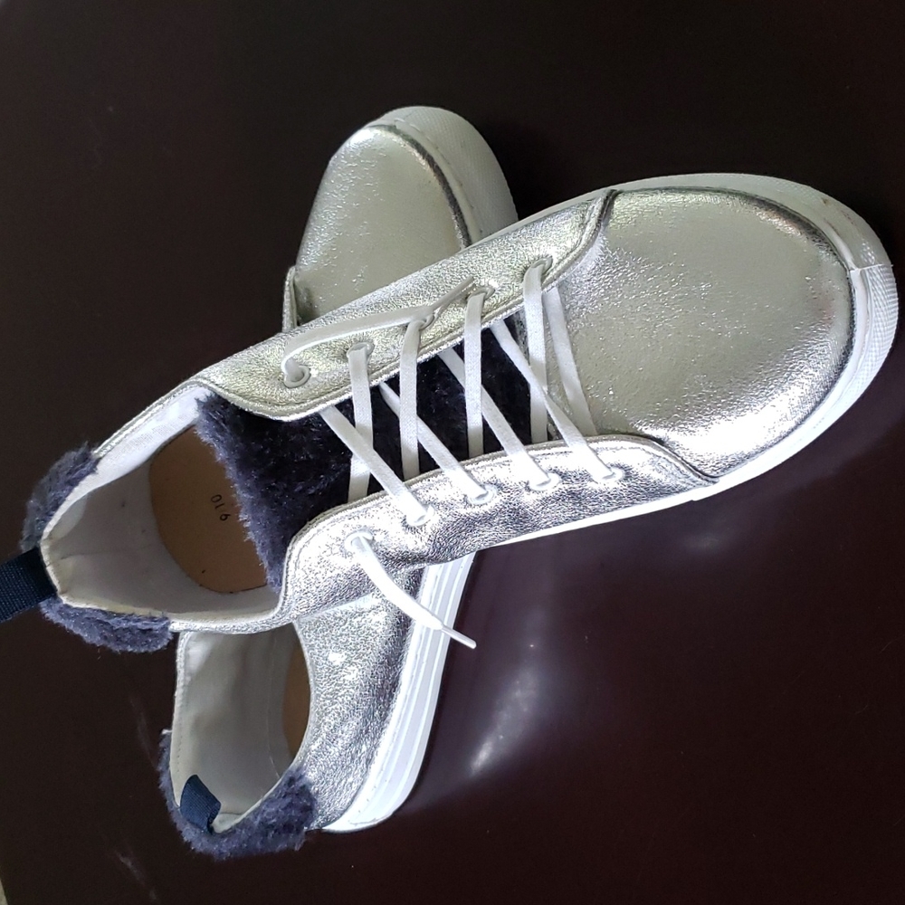 Revo Metallic Silver Sneakers